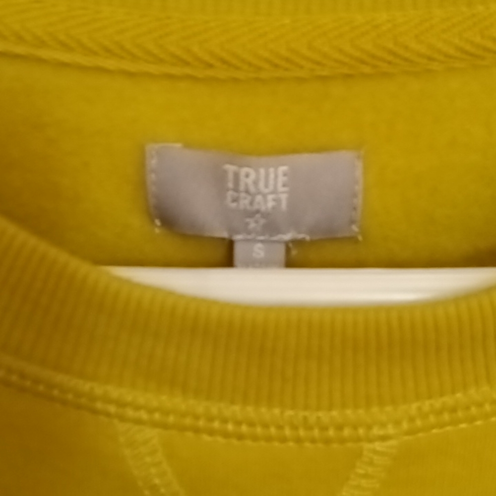 FINAL PRICE NWT TRUE CRAFT sweatshirt, gold Size S
